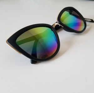 NWT Rainbow Mirrored Reflection Cat Eye Sunglasses